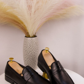 Vì sao giày tây quay trở lại mạnh mẽ trong phong cách công sở 2026?