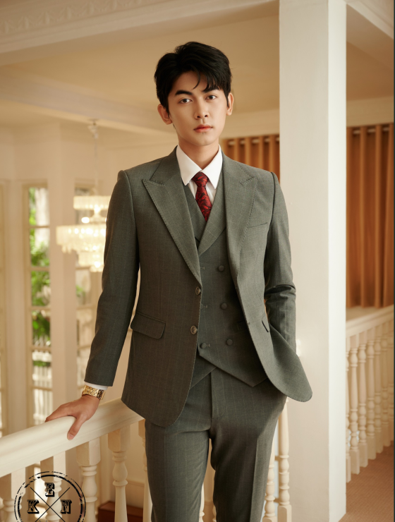 VEST SỌC XÁM ĐẬM TO