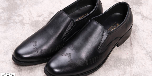 Giày tây đang “trẻ hóa” thế nào trong thời trang hiện đại?