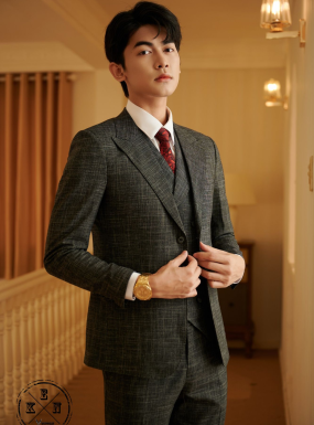 VEST TRẮNG ĐEN XƯỚC